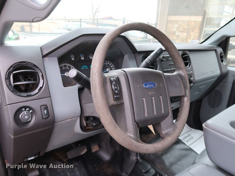 image for item DK3530 2015 Ford F350 Super Duty  flatbed pickup truck