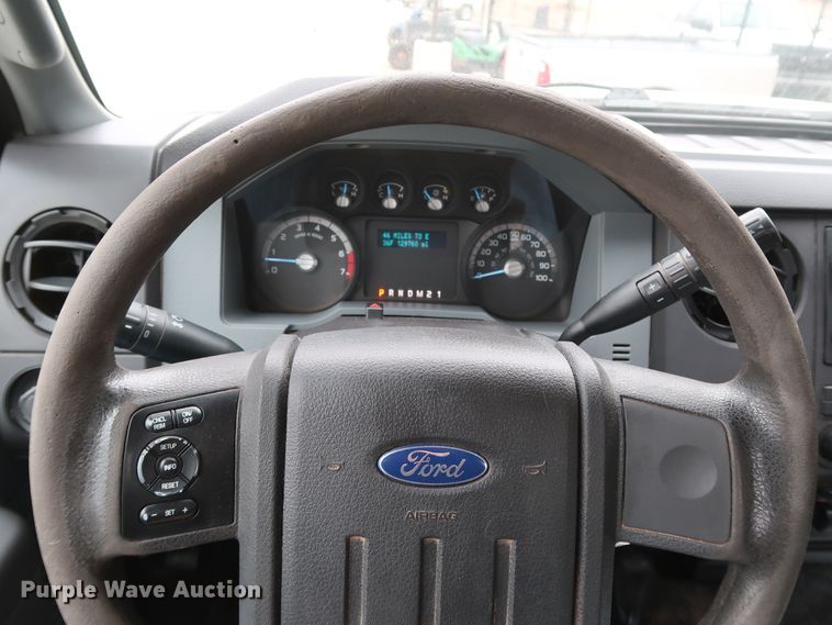 image for item DK3530 2015 Ford F350 Super Duty  flatbed pickup truck