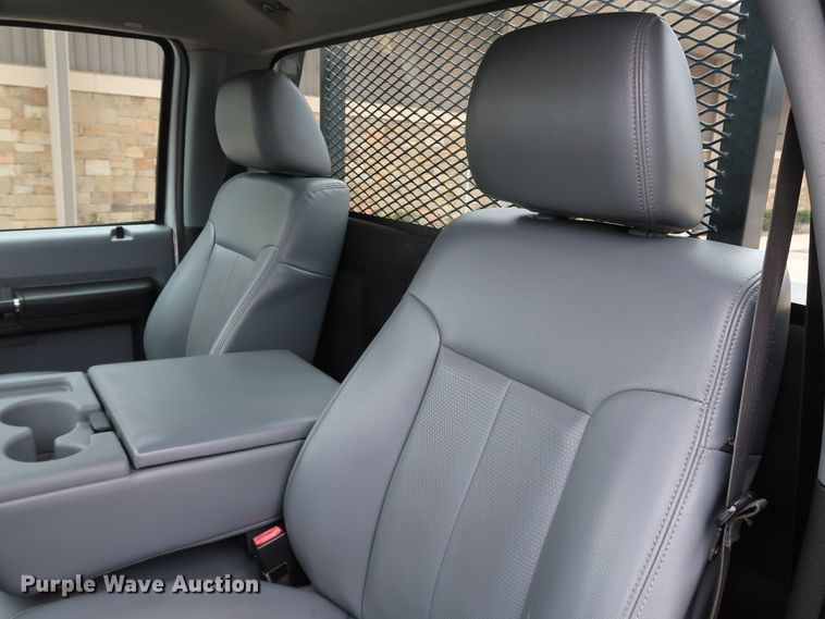 image for item DK3530 2015 Ford F350 Super Duty  flatbed pickup truck