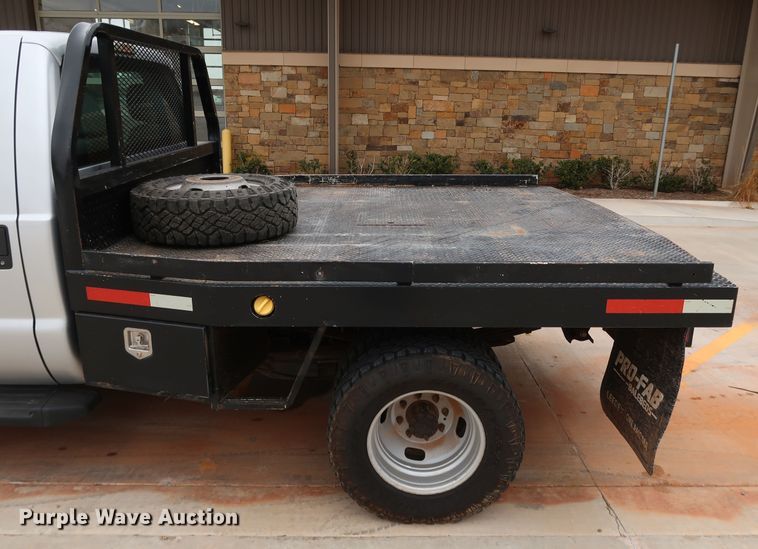 image for item DK3530 2015 Ford F350 Super Duty  flatbed pickup truck