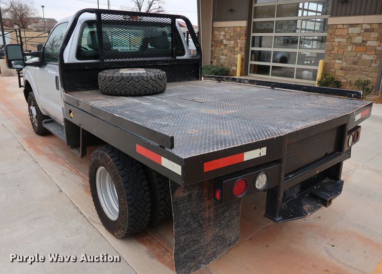 image for item DK3530 2015 Ford F350 Super Duty  flatbed pickup truck