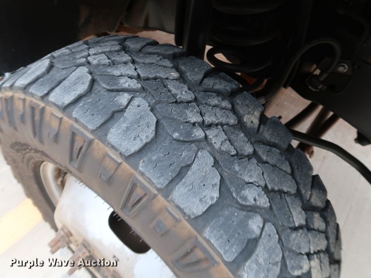 image for item DK3530 2015 Ford F350 Super Duty  flatbed pickup truck