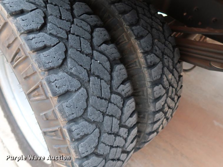 image for item DK3530 2015 Ford F350 Super Duty  flatbed pickup truck