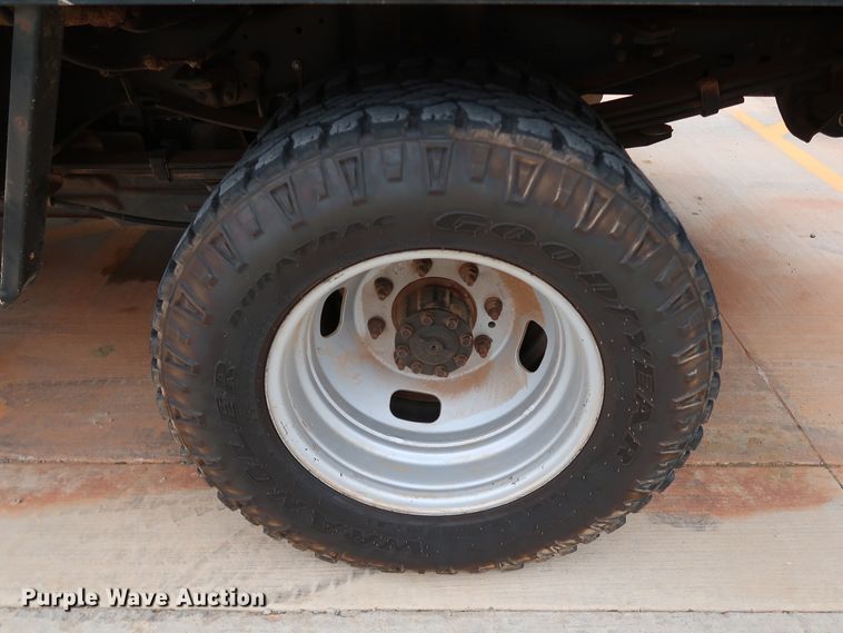 image for item DK3530 2015 Ford F350 Super Duty  flatbed pickup truck