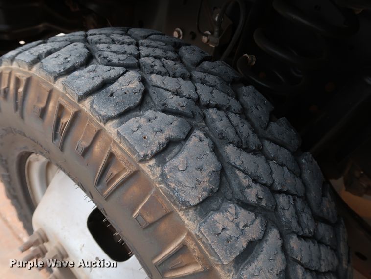 image for item DK3530 2015 Ford F350 Super Duty  flatbed pickup truck