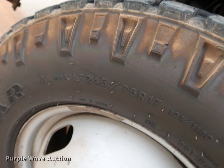 image for item DK3530 2015 Ford F350 Super Duty  flatbed pickup truck