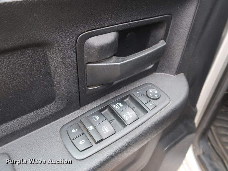 image for item DK3532 2013 Dodge Ram 2500  Crew Cab pickup truck