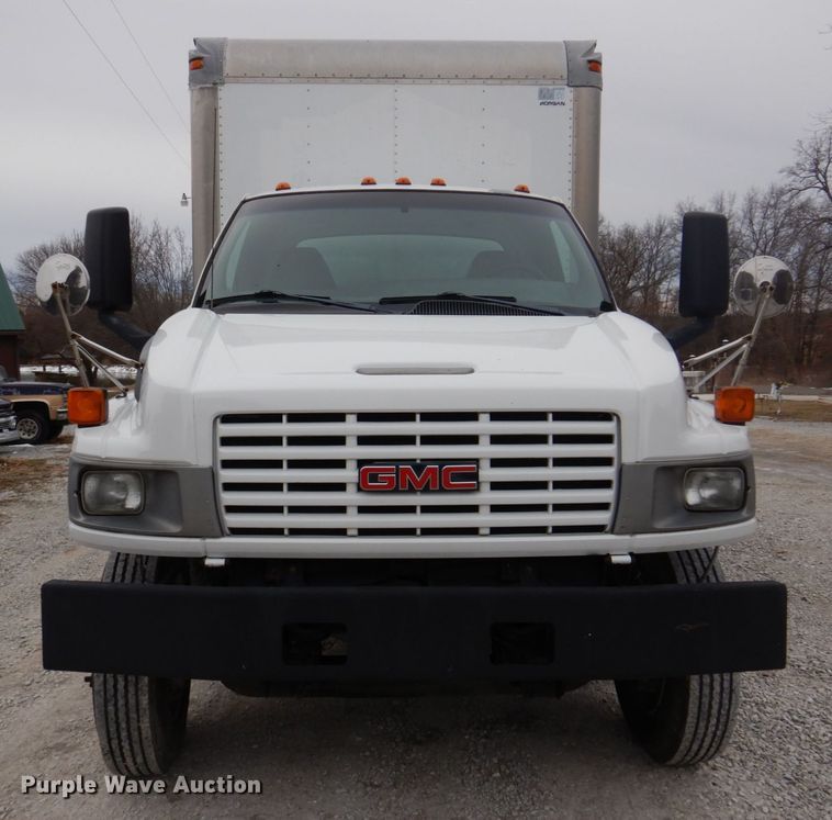 image for item DH8163 2005 Chevrolet C6500  box truck