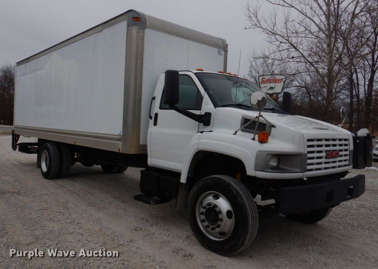 image for item DH8163 2005 Chevrolet C6500  box truck