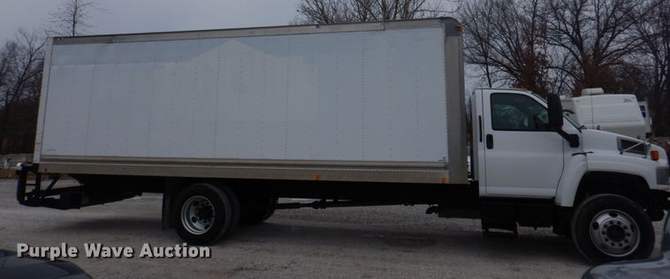 image for item DH8163 2005 Chevrolet C6500  box truck