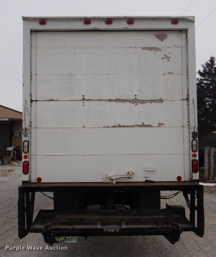 image for item DH8163 2005 Chevrolet C6500  box truck