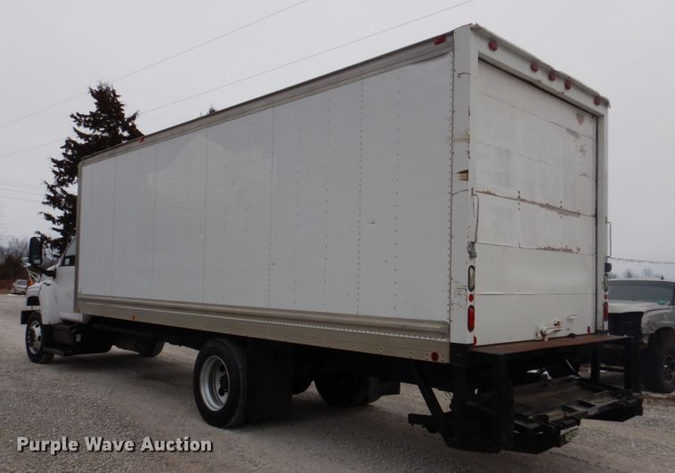 image for item DH8163 2005 Chevrolet C6500  box truck