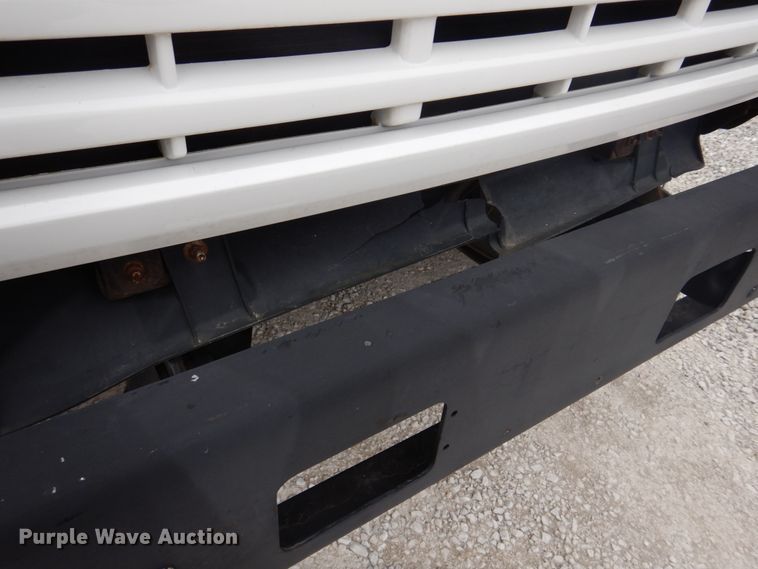 image for item DH8163 2005 Chevrolet C6500  box truck