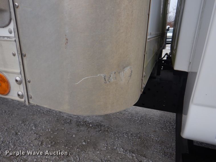 image for item DH8163 2005 Chevrolet C6500  box truck