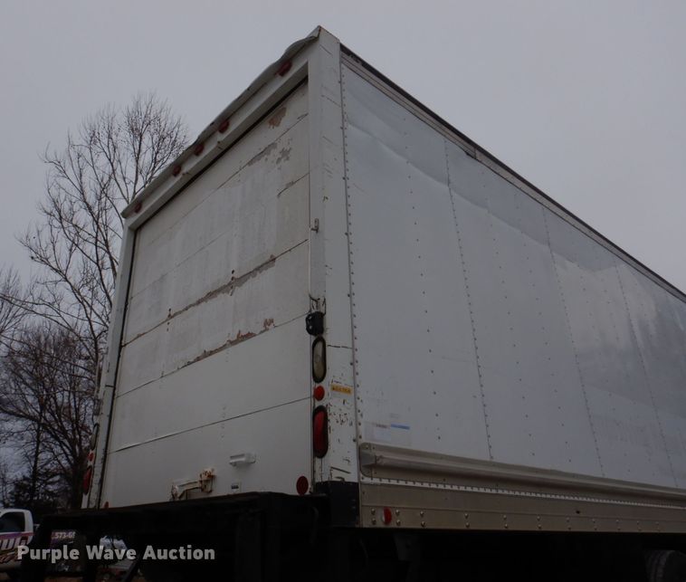 image for item DH8163 2005 Chevrolet C6500  box truck