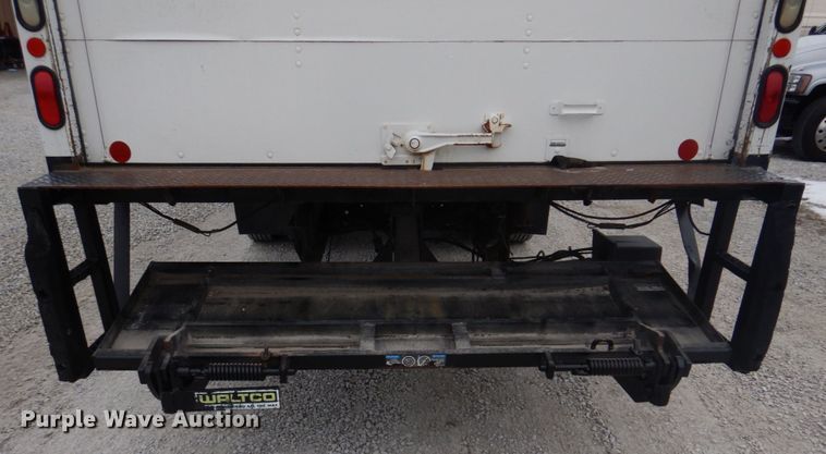 image for item DH8163 2005 Chevrolet C6500  box truck