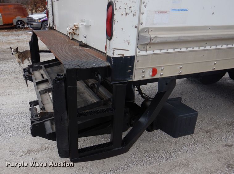 image for item DH8163 2005 Chevrolet C6500  box truck