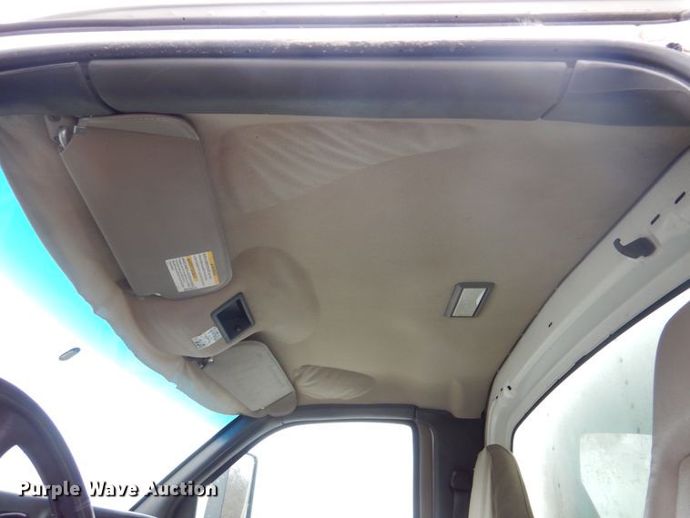 image for item DH8163 2005 Chevrolet C6500  box truck