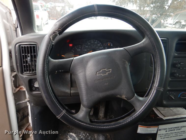 image for item DH8163 2005 Chevrolet C6500  box truck