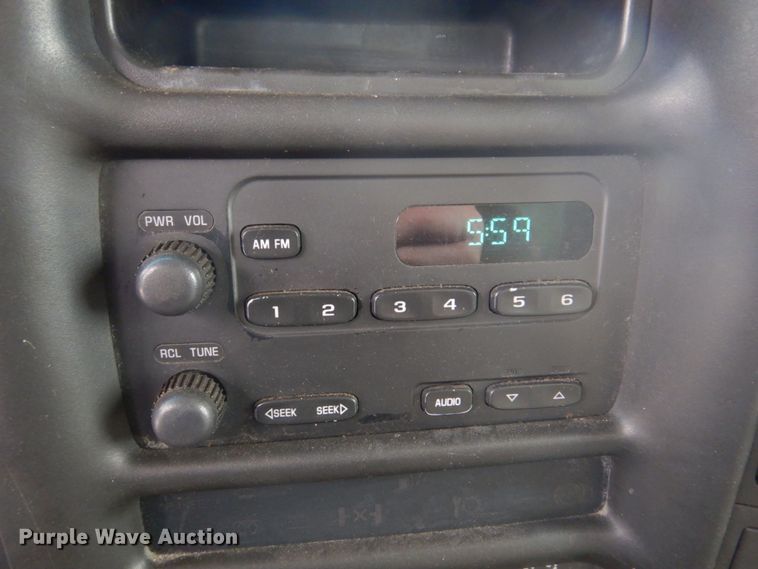 image for item DH8163 2005 Chevrolet C6500  box truck