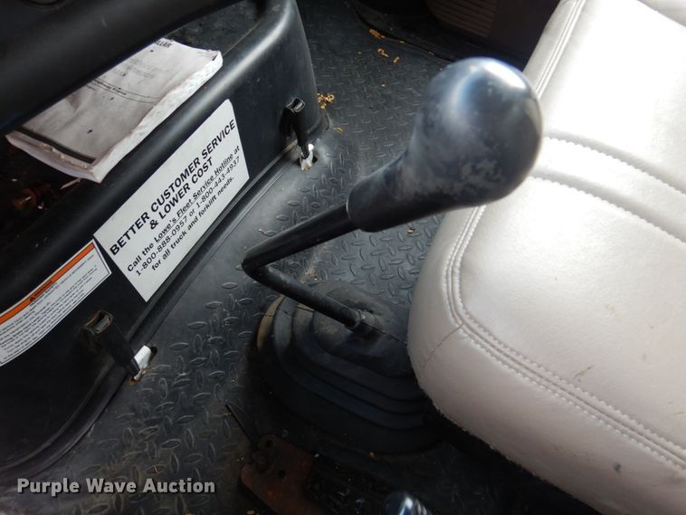 image for item DH8163 2005 Chevrolet C6500  box truck