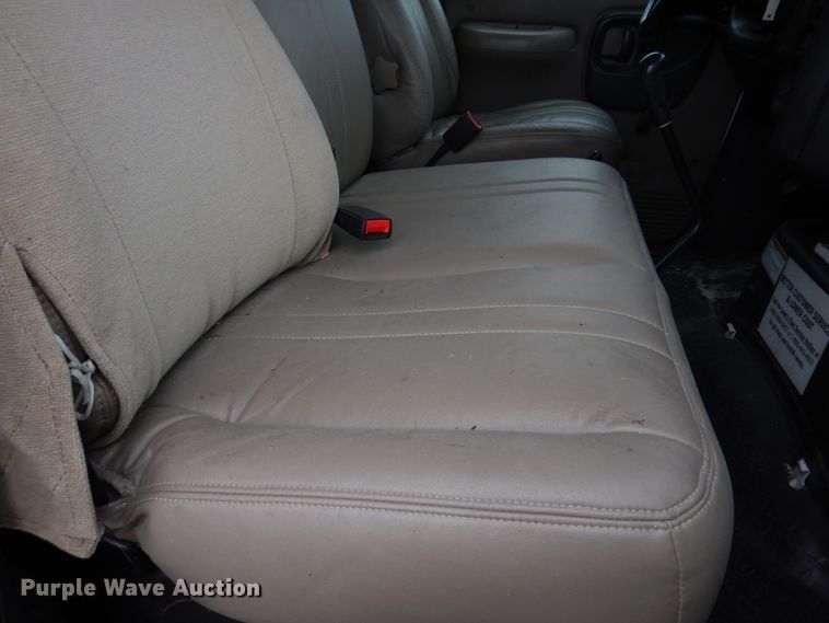 image for item DH8163 2005 Chevrolet C6500  box truck