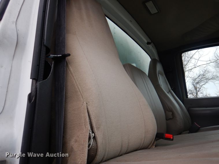 image for item DH8163 2005 Chevrolet C6500  box truck