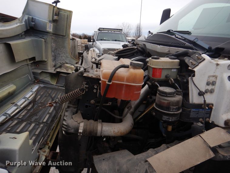 image for item DH8163 2005 Chevrolet C6500  box truck