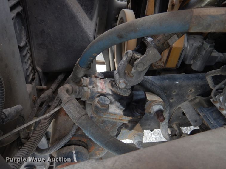 image for item DH8163 2005 Chevrolet C6500  box truck