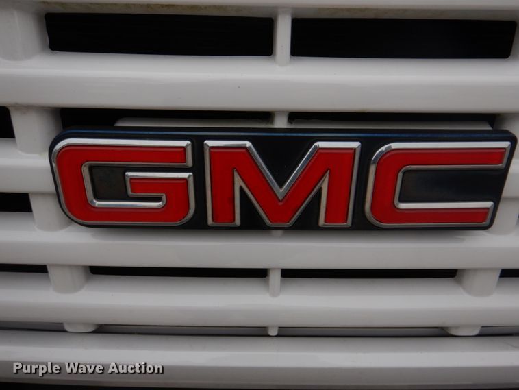 image for item DH8163 2005 Chevrolet C6500  box truck