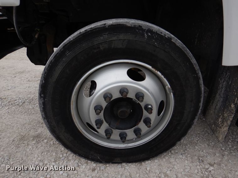 image for item DH8163 2005 Chevrolet C6500  box truck