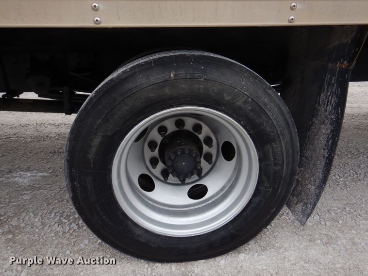 image for item DH8163 2005 Chevrolet C6500  box truck