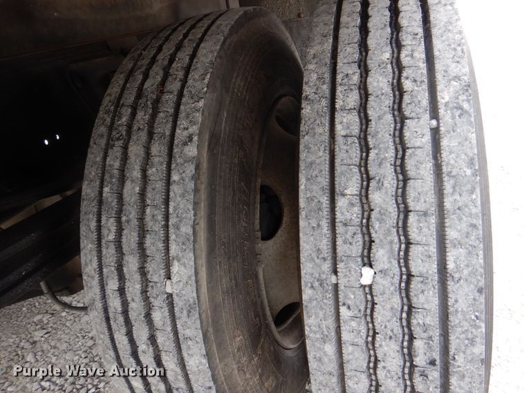 image for item DH8163 2005 Chevrolet C6500  box truck