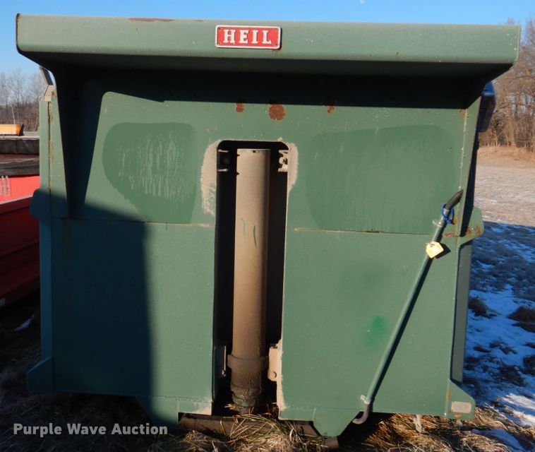 image for item DH8172 Heil HPT31615YD16  dump bed