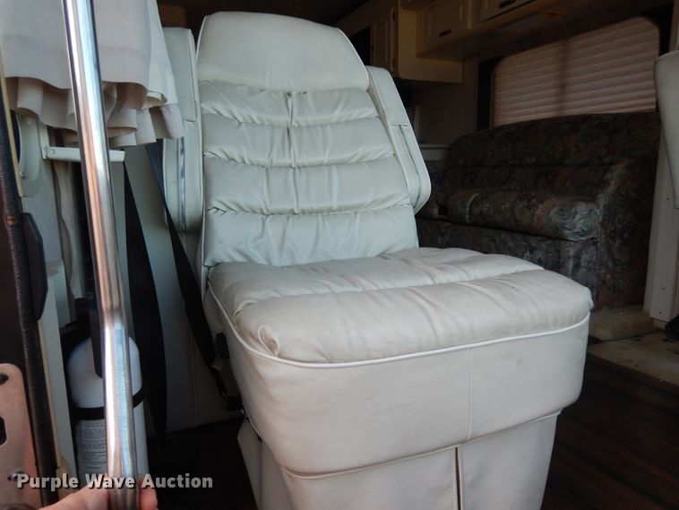 image for item DI8629 1998 Gulf Stream Spartan  RV