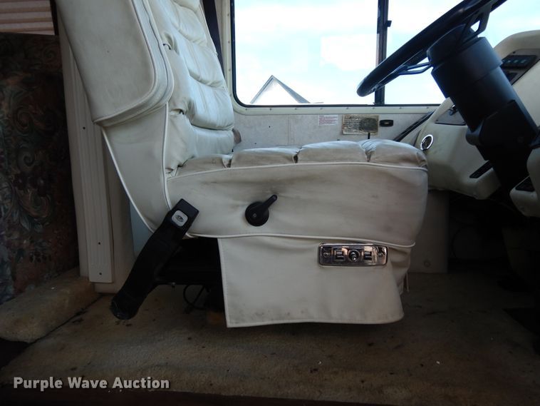 image for item DI8629 1998 Gulf Stream Spartan  RV