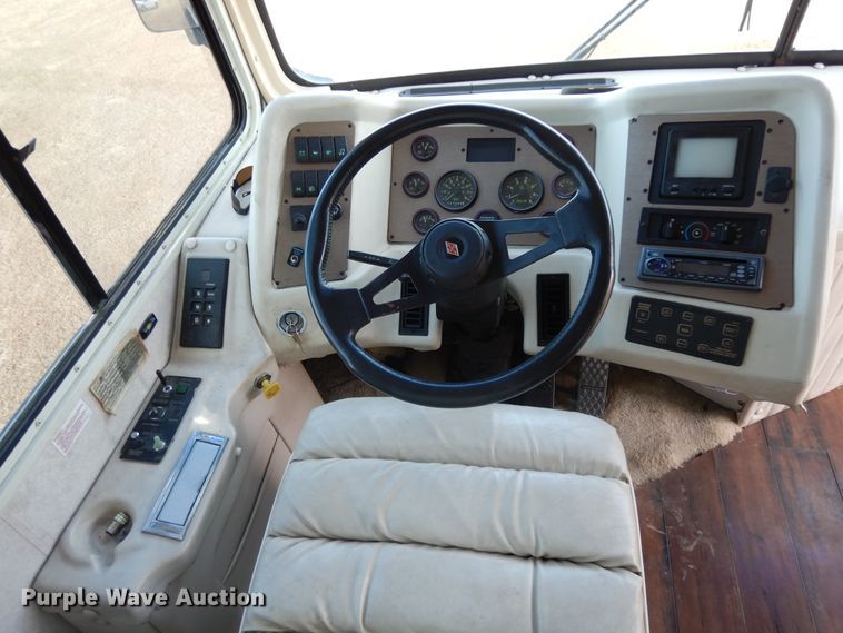 image for item DI8629 1998 Gulf Stream Spartan  RV