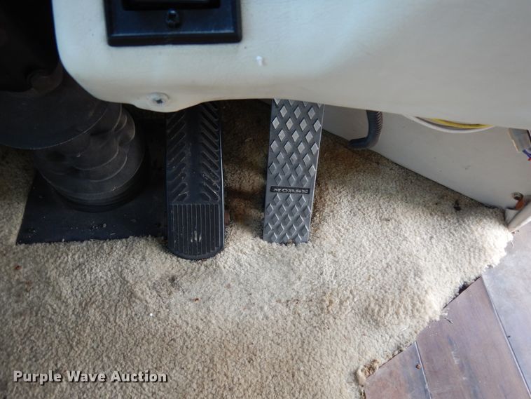 image for item DI8629 1998 Gulf Stream Spartan  RV