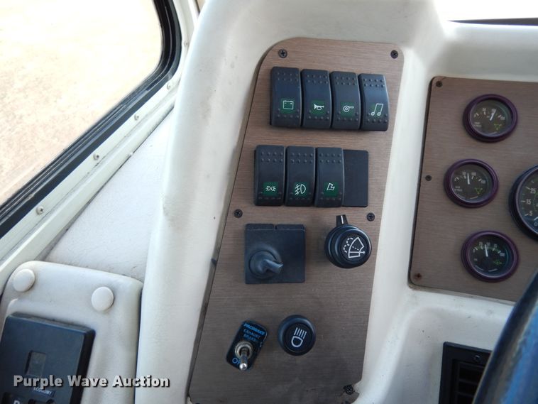 image for item DI8629 1998 Gulf Stream Spartan  RV