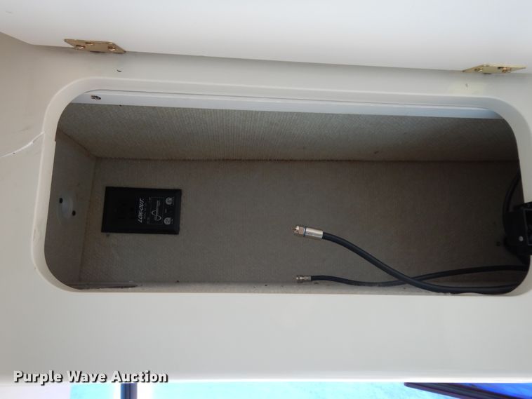 image for item DI8629 1998 Gulf Stream Spartan  RV