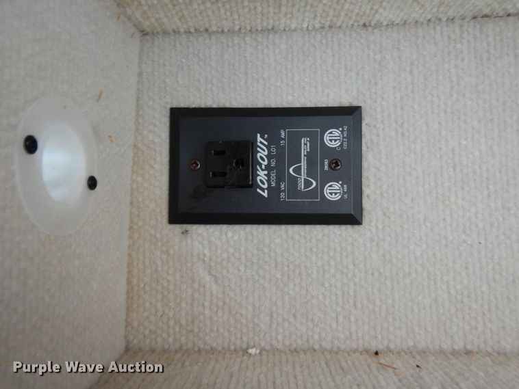 image for item DI8629 1998 Gulf Stream Spartan  RV