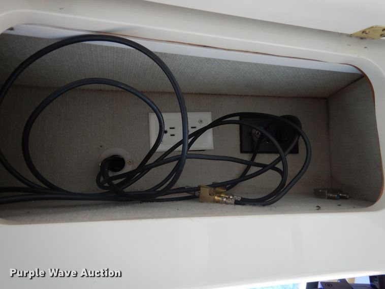 image for item DI8629 1998 Gulf Stream Spartan  RV