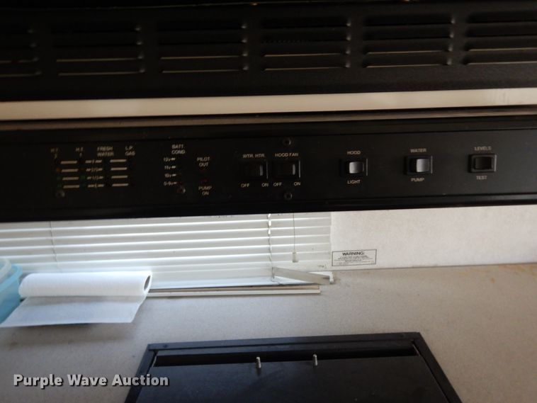 image for item DI8629 1998 Gulf Stream Spartan  RV