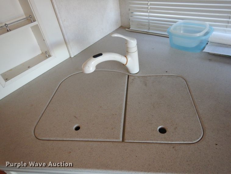 image for item DI8629 1998 Gulf Stream Spartan  RV