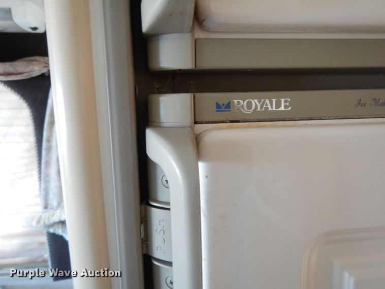 image for item DI8629 1998 Gulf Stream Spartan  RV