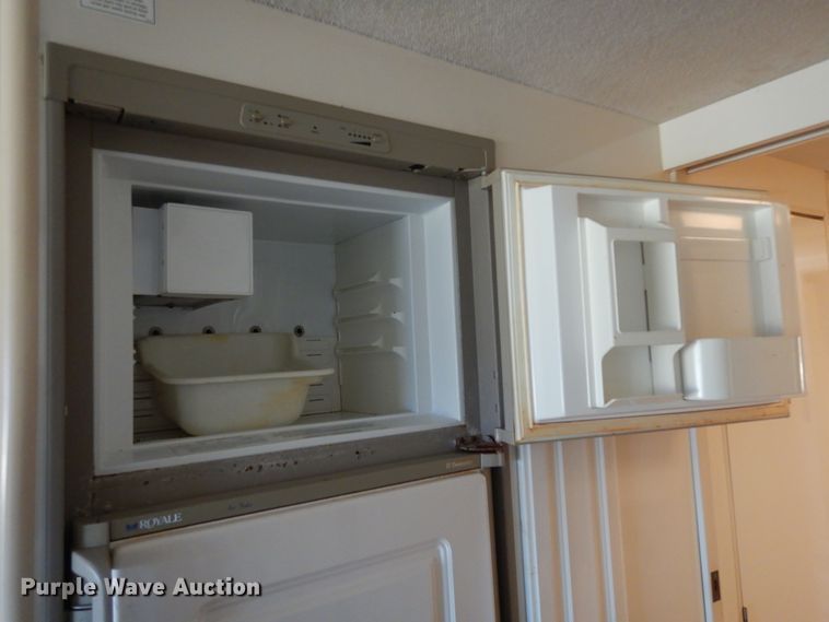 image for item DI8629 1998 Gulf Stream Spartan  RV