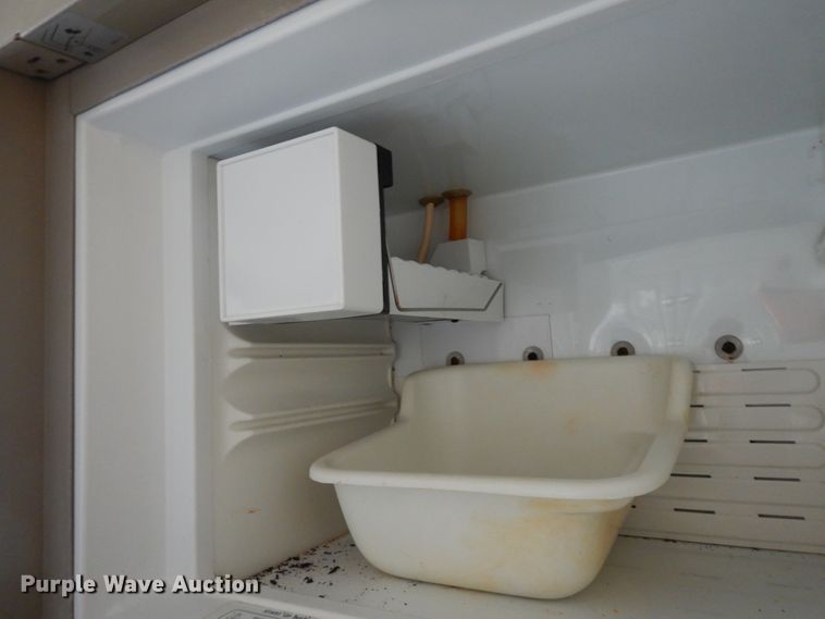 image for item DI8629 1998 Gulf Stream Spartan  RV