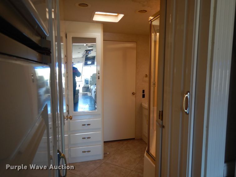 image for item DI8629 1998 Gulf Stream Spartan  RV