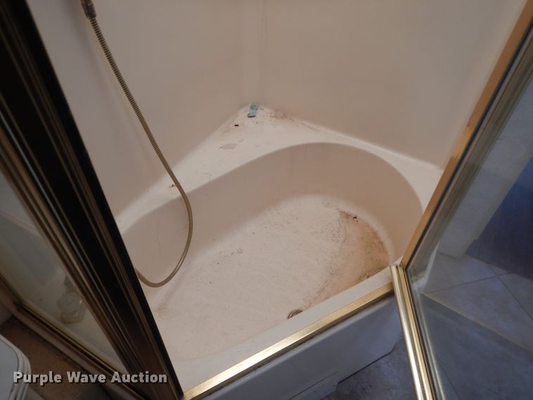 image for item DI8629 1998 Gulf Stream Spartan  RV