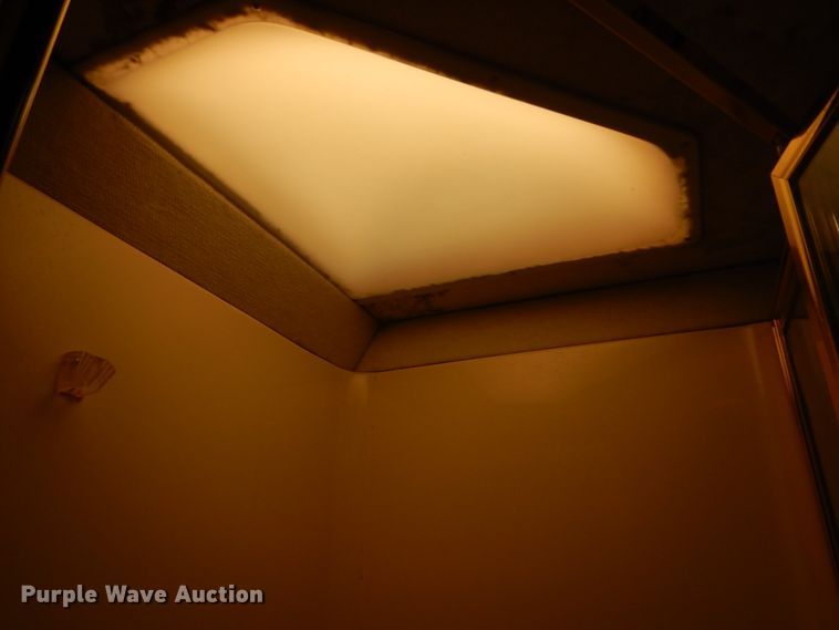 image for item DI8629 1998 Gulf Stream Spartan  RV